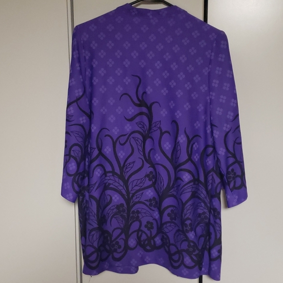 Women's blouse - Picture 2 of 2